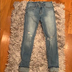 Cuffed ripped skinny jeans